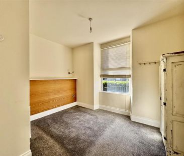 1 bedroom character property to rent - Photo 6