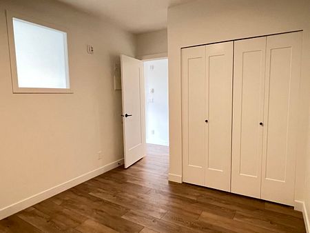 Live and Work in One Place! - Photo 5