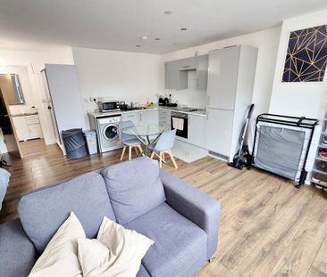 Studio to rent - Photo 2