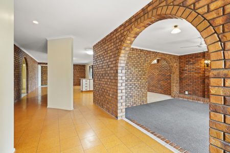 10 Myrtle Court, Kin Kora - Photo 4