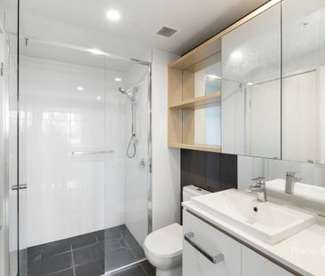 Modern City Living with Scenic Views in the Heart of South Brisbane - Photo 6