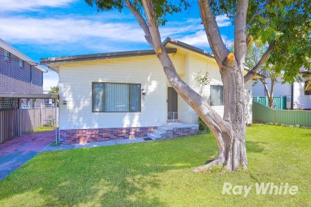 Three-Bedroom Renovated house in Blacktown for Growing Families - Photo 5