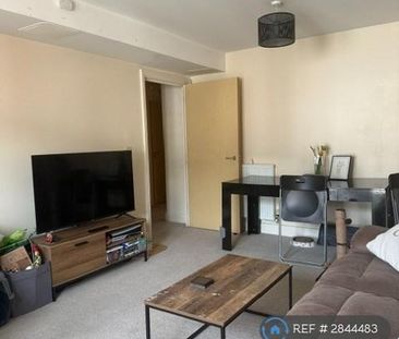 2 bedroom flat to rent - Photo 1