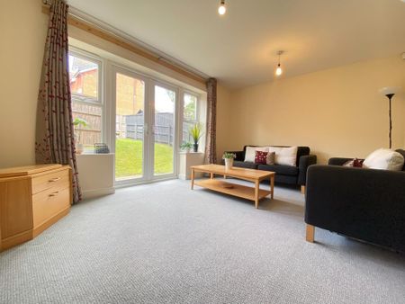 3 bedroom semi-detached house to rent - Photo 2