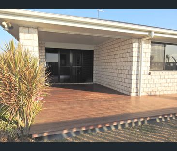 62 Commander Parade, Shoal Point, Qld 4750 - Photo 6