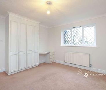 Briar Orchard, Shootersway Lane, Berkhamsted, Hertfordshire, HP4 - Photo 4