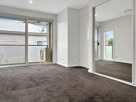 1/3 Fourth Street, Adamstown NSW 2289 - Townhouse For Rent | Domain - Photo 2