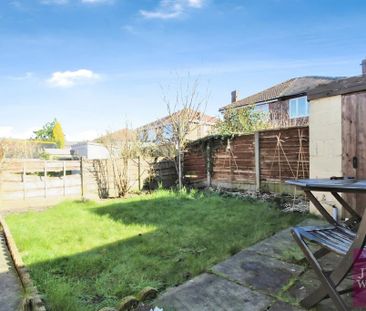 2 bedroom semi-detached house to rent - Photo 5