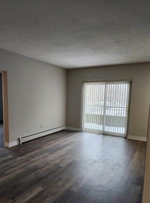 29 Queen Street, Barrie - Photo 1