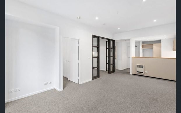 Stylish apartment in the heart of Melbourne - Photo 1