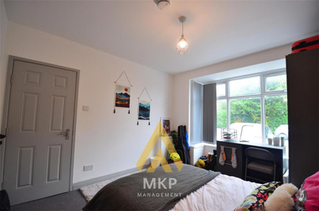 5 bedroom terraced house to rent - Photo 4