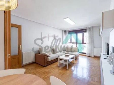 Piso en alquiler en Otero-Villafría-San Lázaro - Foto 2
