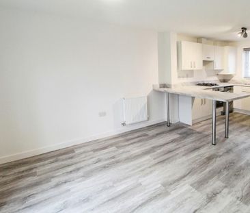 3 bedroom end of terrace house to rent - Photo 1