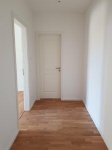 Bahnhofstr. 40, Wohnung 1 ~~~ Balkon, Einbauküche, Fußbodenheizung, Parkett, Bad mit Wanne und Dusche - Foto 2