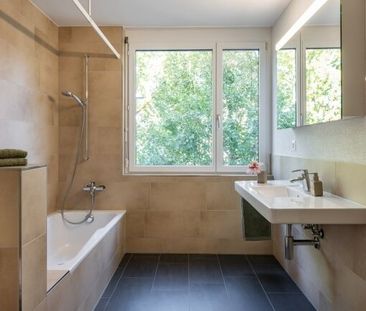 Modern and lake-side living - Your search ends here - Foto 6