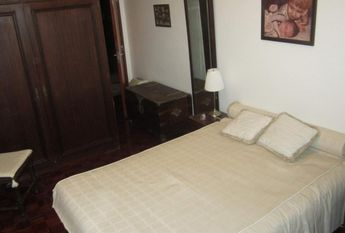 Alugo quarto em Alges