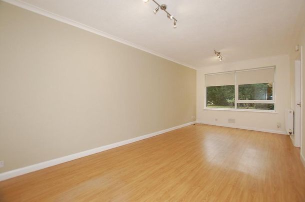 1 bedroom ground floor flat to rent - Photo 1