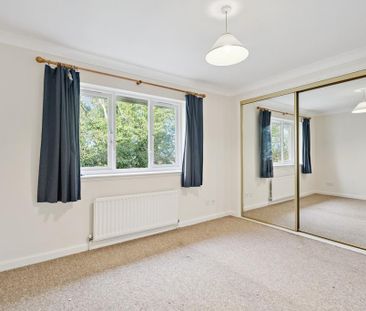 3 bedroom flat to rent - Photo 6