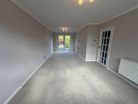 3 Bed Detached House, St Helens Drive, LE4 - Photo 2