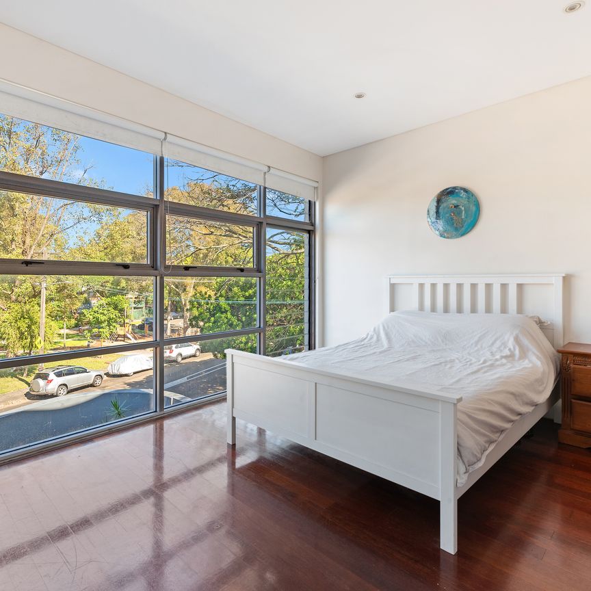 Stylish & Modern Townhouse in Alexandria - Photo 1