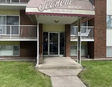 1 bedroom furnished strathcona apartment | 10620 79 Avenue Northwest, Edmonton - Photo 1