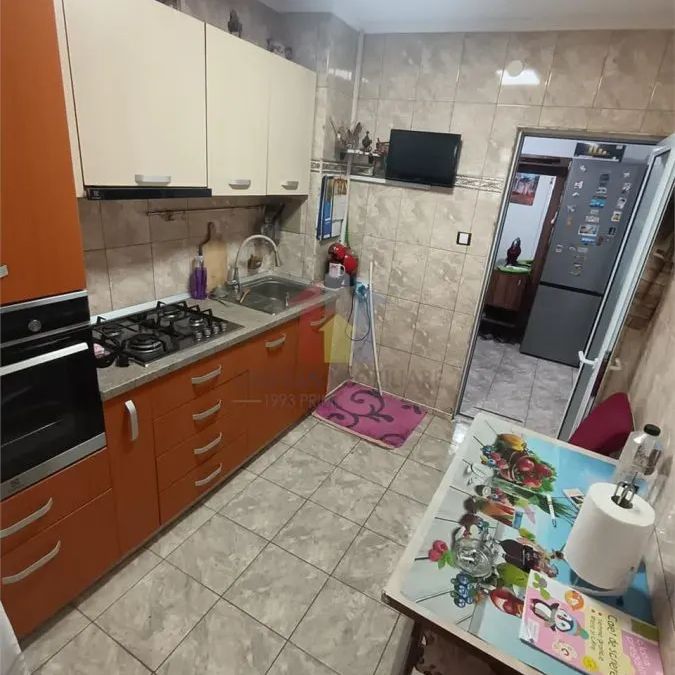 2 camere Mobilat si Utilat, parter cu balcon, Garii - Photo 1