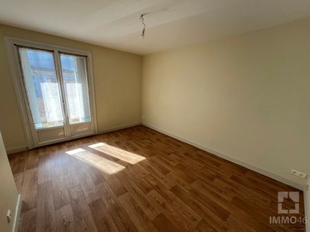 Location Appartement 1 pièce 45m² CAHORS 46000 - Photo 4
