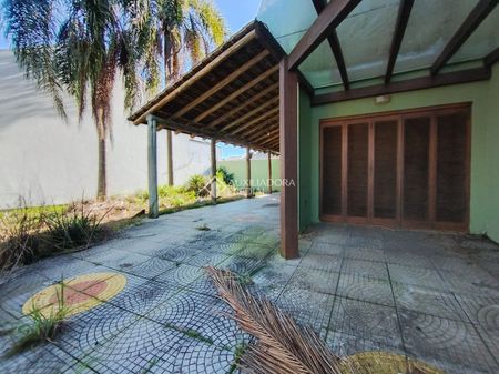 Casa com 3 quartos e 269m² para alugar em Moinhos de Vento, Canoas. - Foto 3