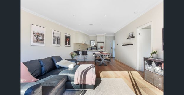 BEAUTY IN BRAMTON COURT - Photo 1