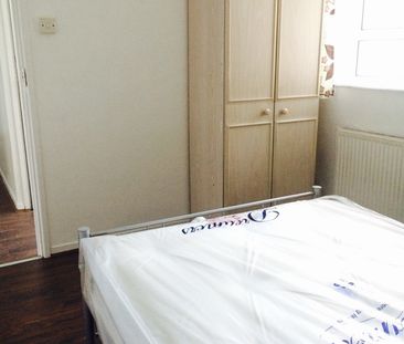 Room in a Shared Flat, Birchdown House, E3 - Photo 2