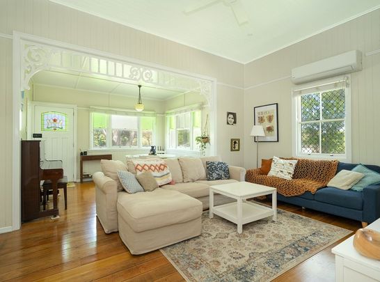 A New Home for the New Year! - Photo 1