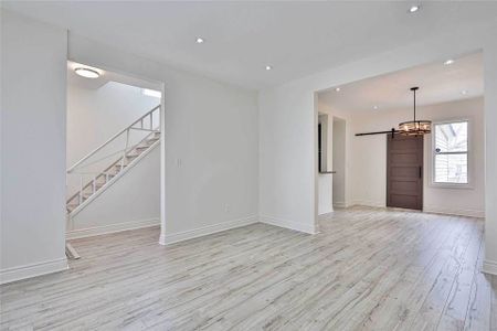 For Lease - 311 Dunsmure Road, Hamilton, Ontario - Photo 5