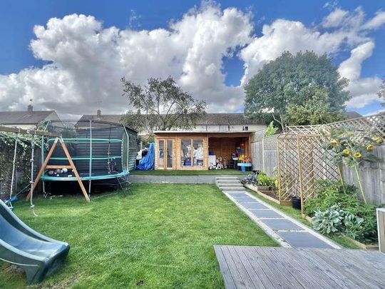 Stuart Close, Brentwood, CM15 - Photo 1