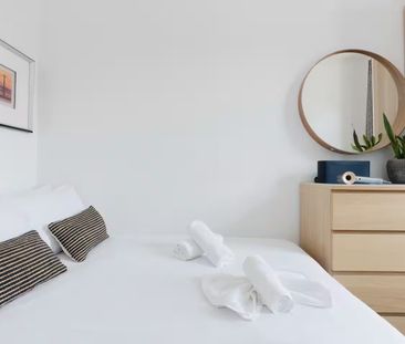 2 Bed Flat, Camden High St, NW1 - Photo 5