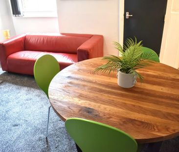 5 bedroom terraced house to rent - Photo 3