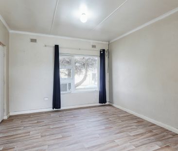 So Close To The Beach! - Photo 2