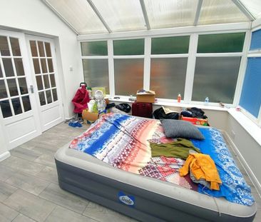 Woburn Avenue, Farnborough, Hampshire, GU14 - Photo 4