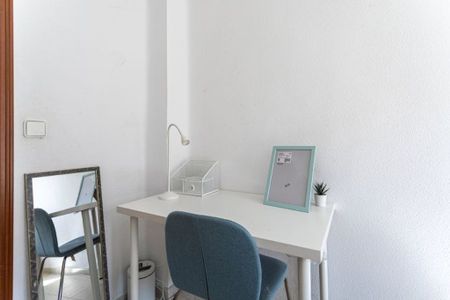 Carrer de les Illes Canàries, Valencia, Valencian Community 46023 - Photo 5