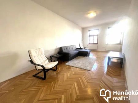 Pronájem atraktivního bytu 3+1 v historickém centru Olomouce, Dolní náměstí - Fotografie 5