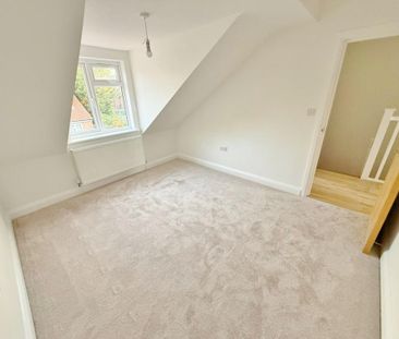 4 bedroom semi-detached house to rent - Photo 3