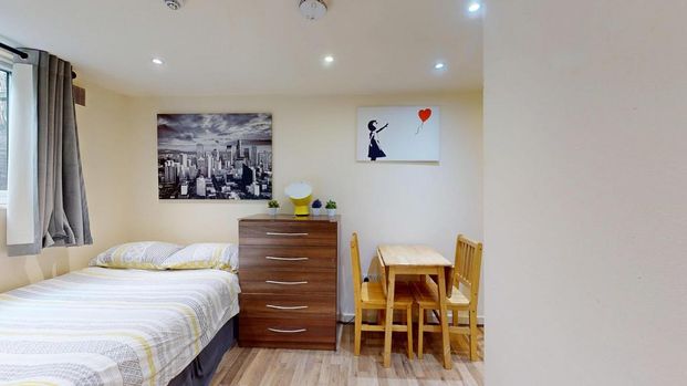 Studio to rent - Photo 1