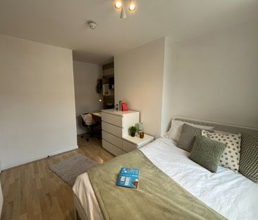 7 Bed Terraced House, Ramilies Road, L18 - Photo 6