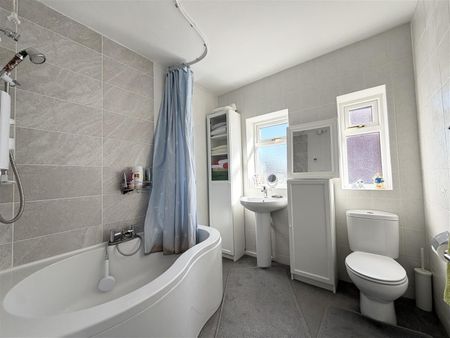 Kings Drive, Thingwall, Wirral - Photo 5