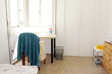 Calle Atanasio Barrón, Sevilla, Andalusia 41003 - Photo 4