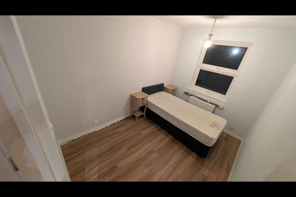 Room in a Shared Flat, Boscombe House, CR0 - Photo 1