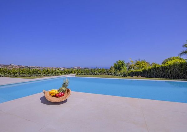 Luxury Villa for rent in Marbella Del Este, Andalusia