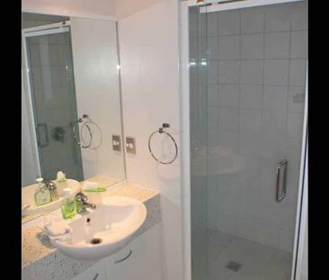 Sunny north facing apartment whiteware & water inc - Photo 5