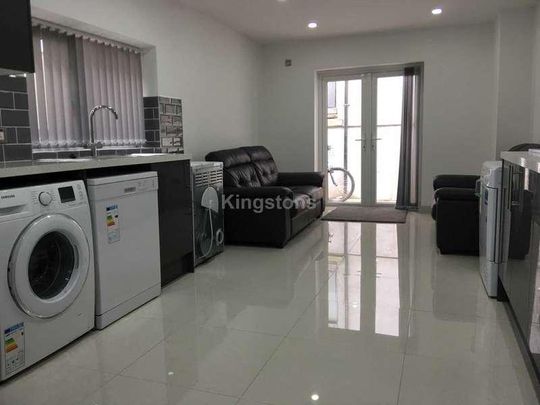 May Street, Cathays, CF24 - Photo 1