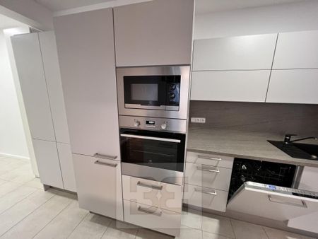 Pronájem bytu 3+kk 65 m2 - Fotografie 4