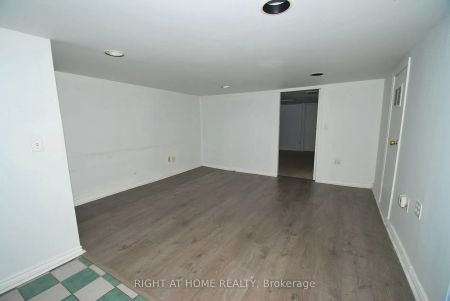 Property For Lease | W8354874 - Photo 3